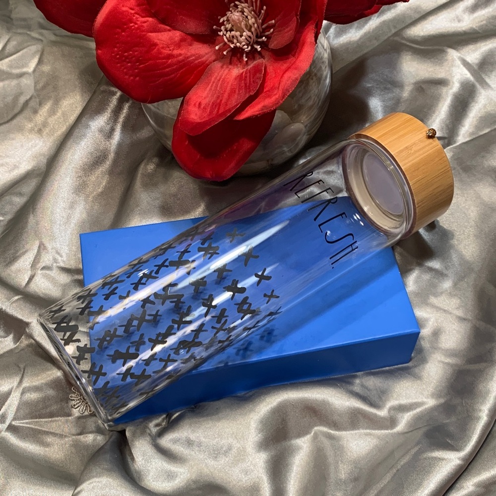 🌹RAE DUNN “Refresh” Glass Water Bottle with Bamboo Lid - Black X Pattern • NWT